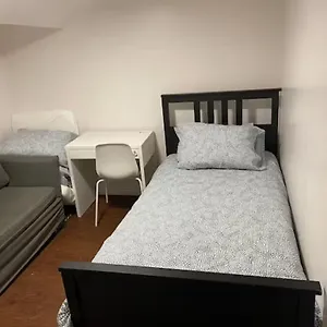  Homestay Basemewnt With Private Bathroom 36c Canada