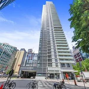  Apartment The Diamond Collection - Family Friendly 2 Or 3 Bedroom Suites Canada